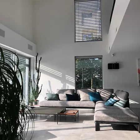 La Korlea Avec Piscine Aix Les Bains بيت للعطل إيكس ليه با