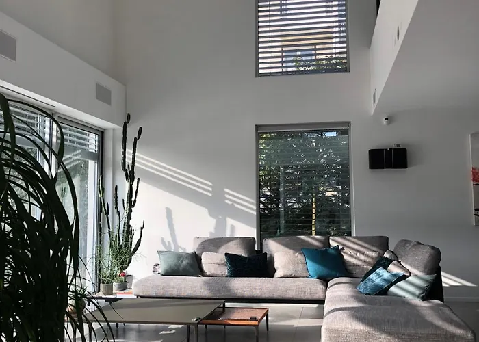 La Korlea Avec Piscine Aix Les Bains بيت للعطل إيكس ليه با